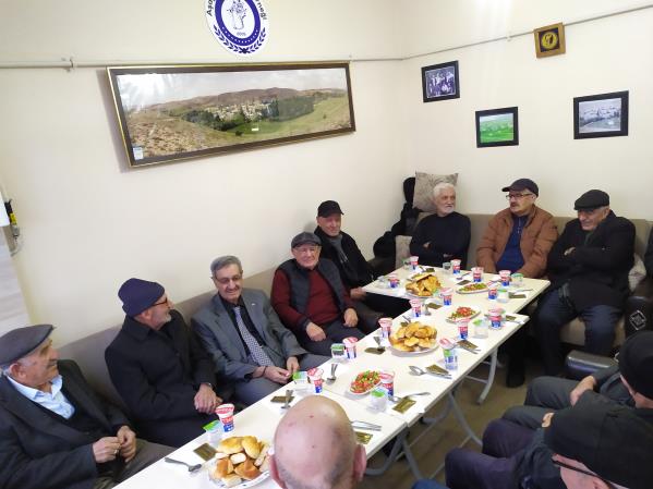 Geleneksel iftar yemeğinden fotoğraflar