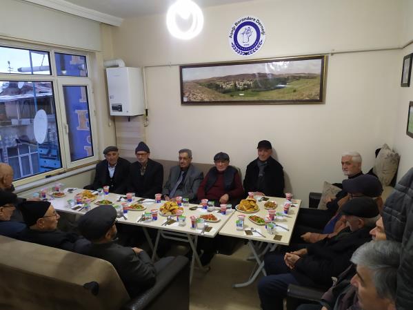 Geleneksel iftar yemeğinden fotoğraflar