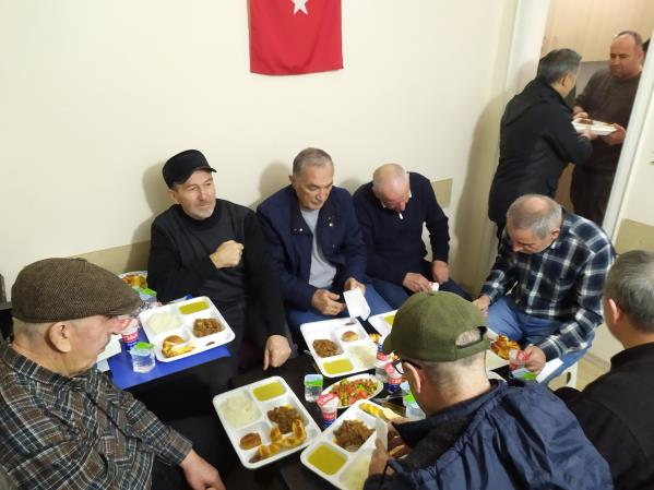 Geleneksel iftar yemeğinden fotoğraflar